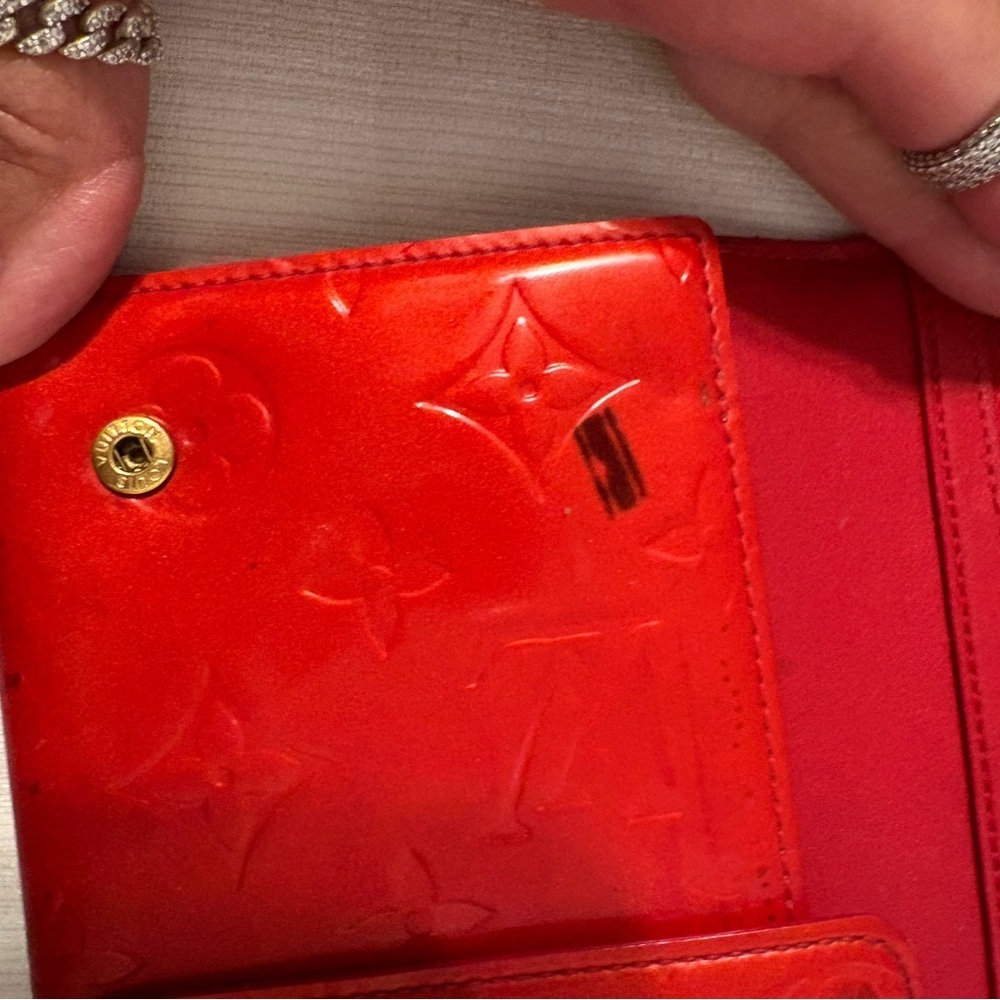 Louis Vuitton Vernis Walker Pouchette - Picture 3 of 7